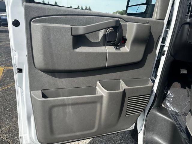 2025 Chevrolet Express Passenger RWD 3500 Extended Wheelbase LT