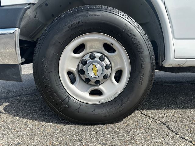 2025 Chevrolet Express Passenger RWD 3500 Extended Wheelbase LT