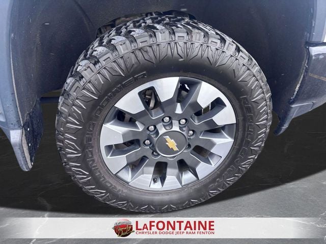 2021 Chevrolet Silverado 2500HD 4WD Crew Cab Standard Bed Custom