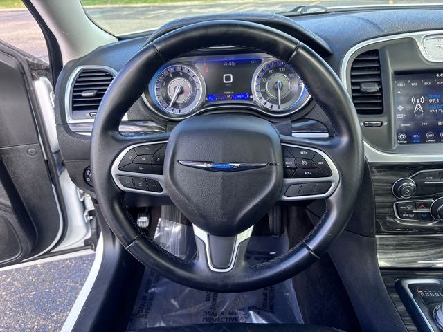 2019 Chrysler 300 Touring