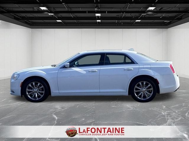 2019 Chrysler 300 Touring