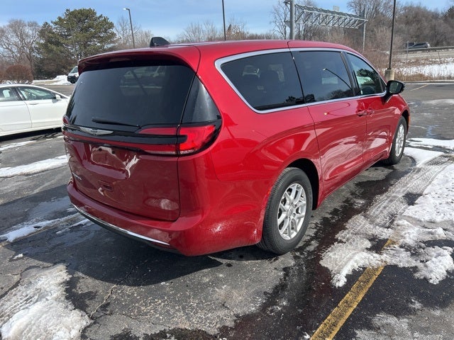 2025 Chrysler Pacifica Select