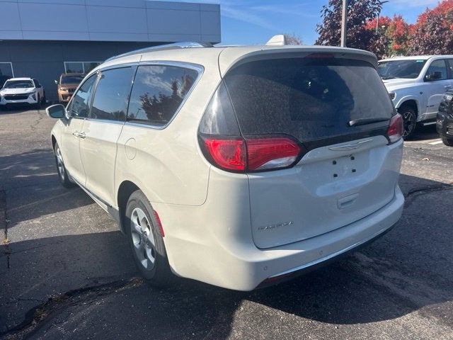2017 Chrysler Pacifica Touring-L Plus