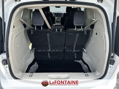 2024 Chrysler Pacifica Hybrid Select