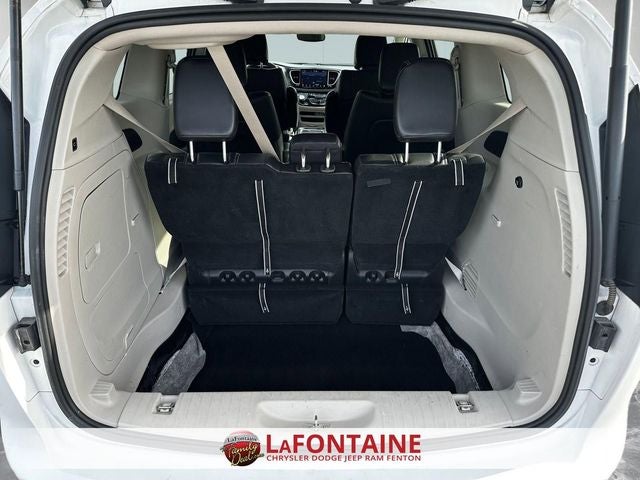 2024 Chrysler Pacifica Hybrid Select