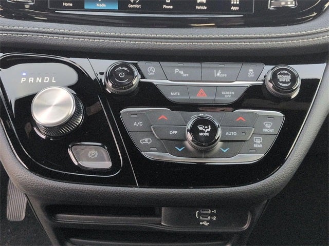 2026 Chrysler Pacifica PACIFICA SELECT AWD