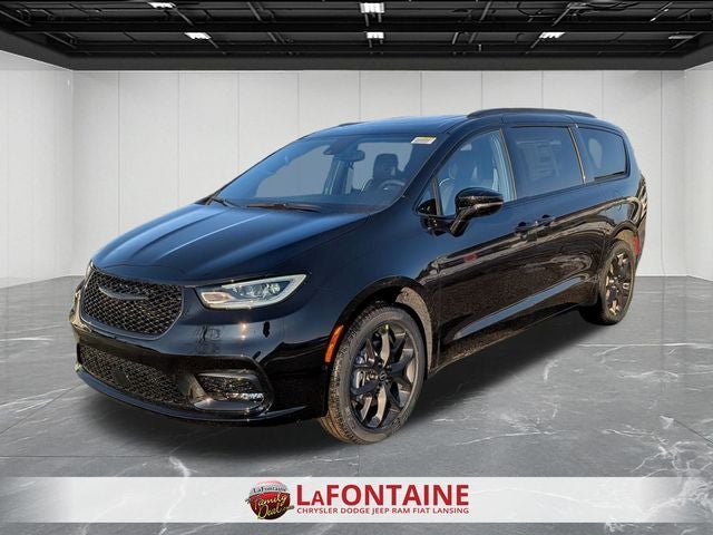 2026 Chrysler Pacifica Limited AWD's photo