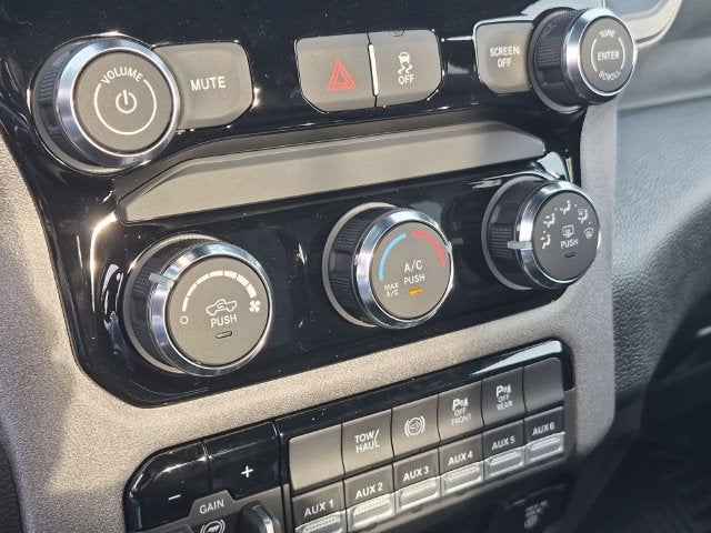 2027 RAM Ram 3500 RAM 3500 TRADESMAN CREW CAB 4X4 8' BOX