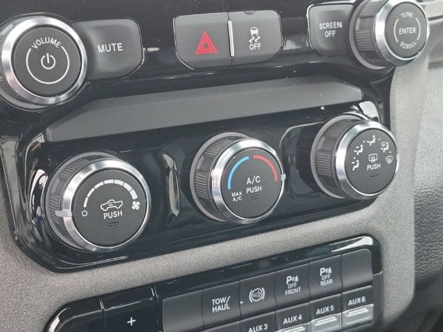 2027 RAM Ram 3500 RAM 3500 TRADESMAN CREW CAB 4X4 8' BOX