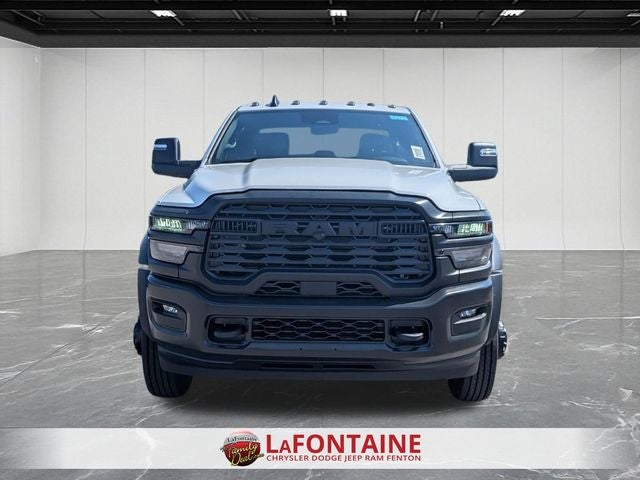 2026 RAM Ram 5500 Chassis Cab RAM 5500 TRADESMAN CHASSIS CREW CAB 4X4 84' CA
