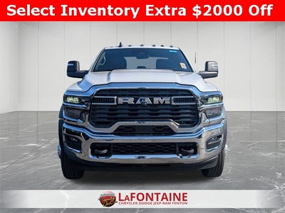 2026 RAM Ram 5500 Chassis Cab RAM 5500 TRADESMAN CHASSIS CREW CAB 4X4 84' CA