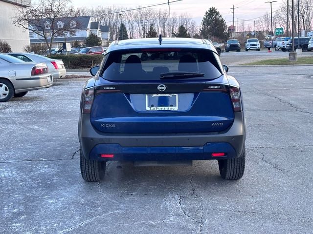 2025 Nissan Kicks SV