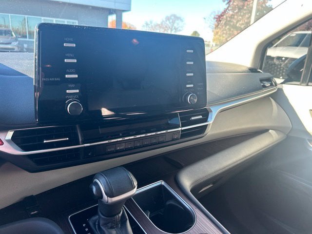 2022 Toyota Sienna XLE 7 Passenger