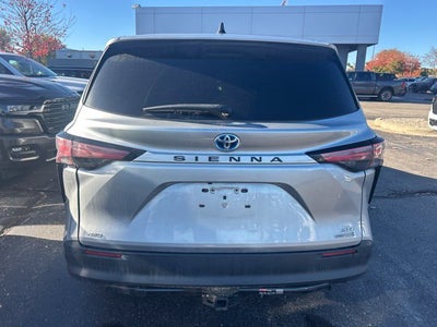 2022 Toyota Sienna XLE 7 Passenger