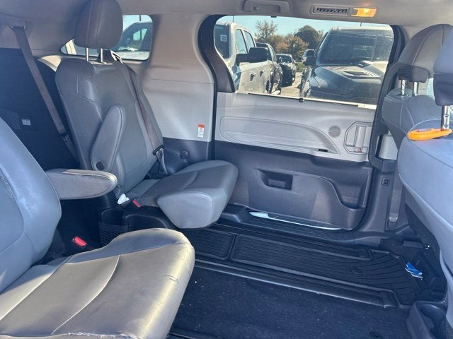 2022 Toyota Sienna XLE 7 Passenger