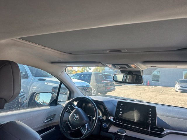 2022 Toyota Sienna XLE 7 Passenger