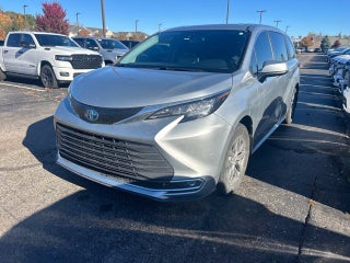 2022 Toyota Sienna XLE 7 Passenger