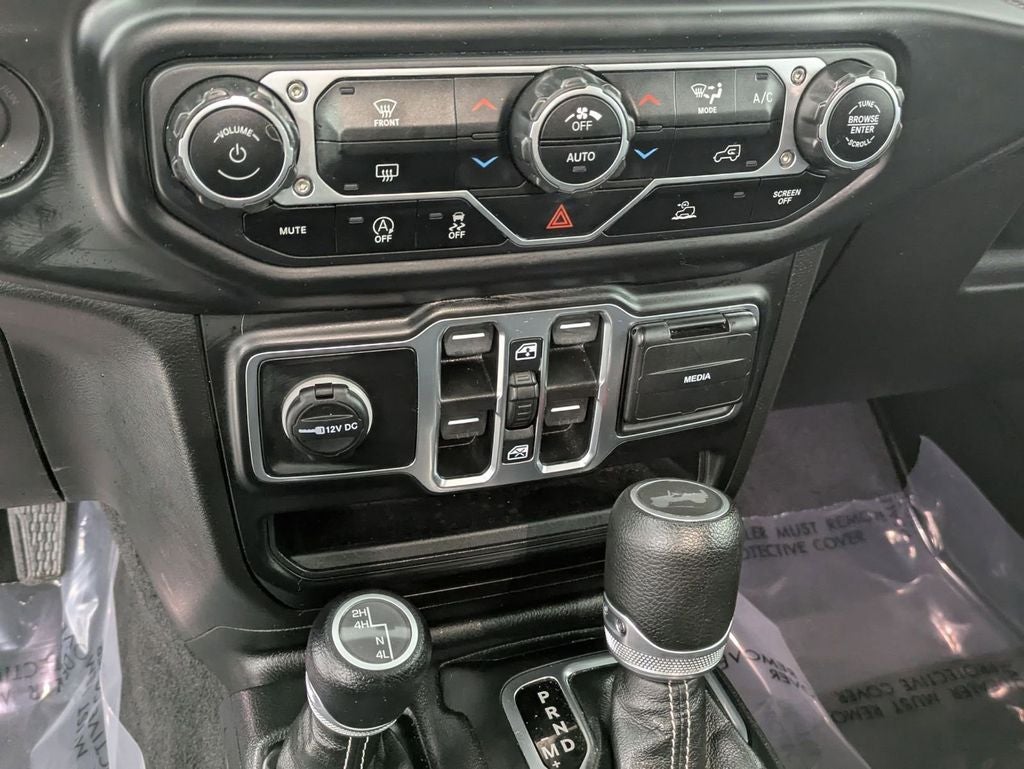 2023 Jeep Wrangler 4-Door Sahara