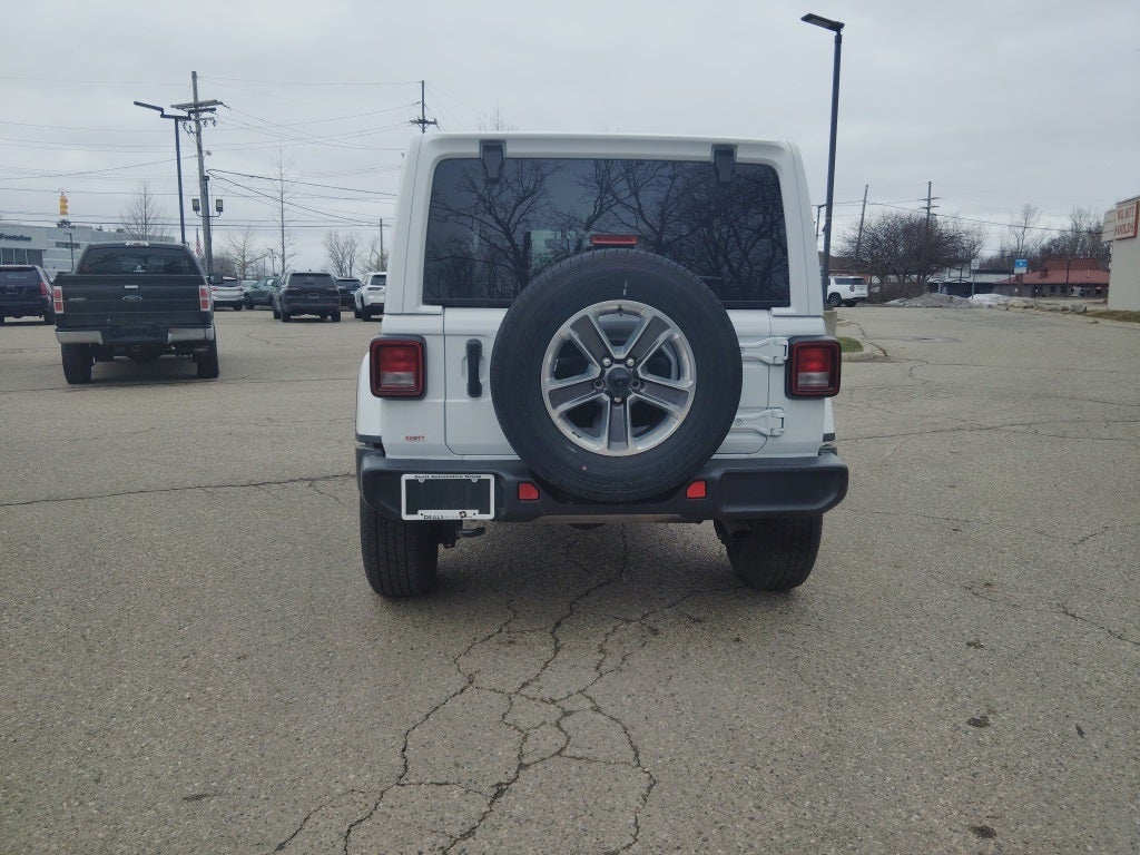 2023 Jeep Wrangler 4-Door Sahara