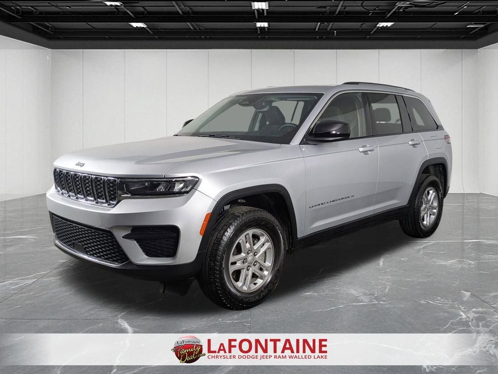 2023 Jeep Grand Cherokee Laredo 4x4