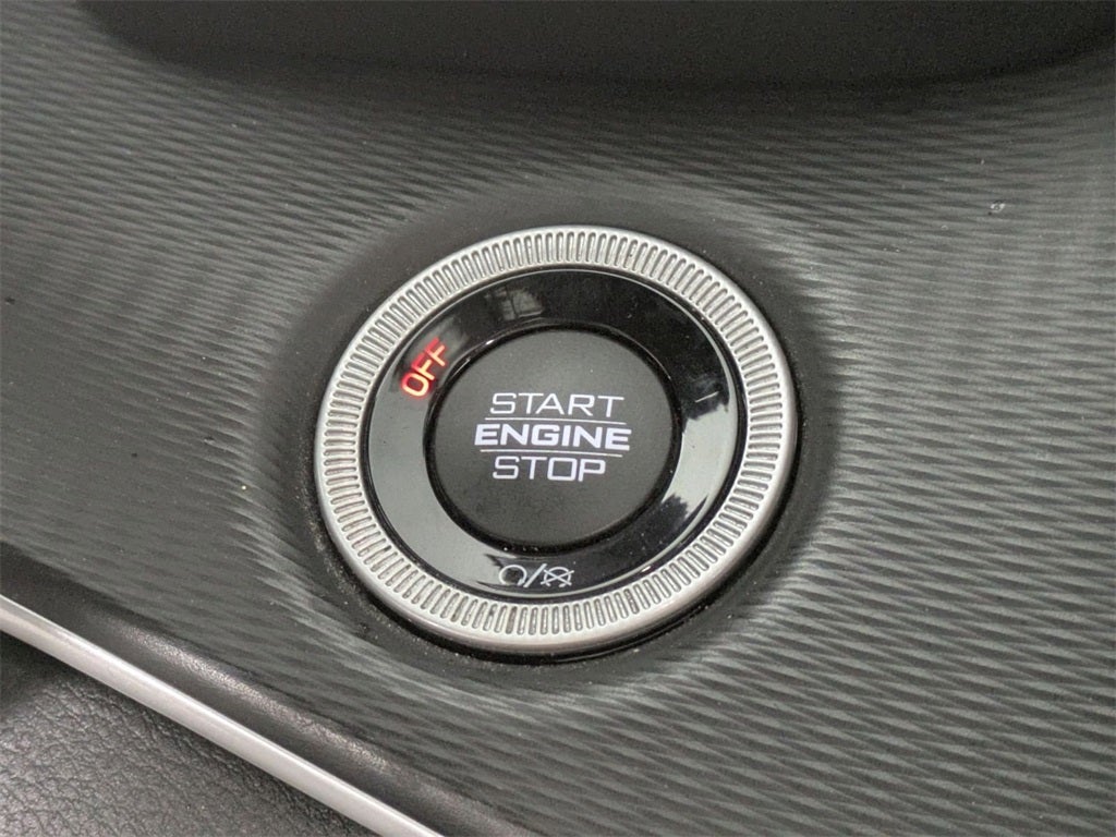 2023 Jeep Grand Cherokee Laredo 4x4