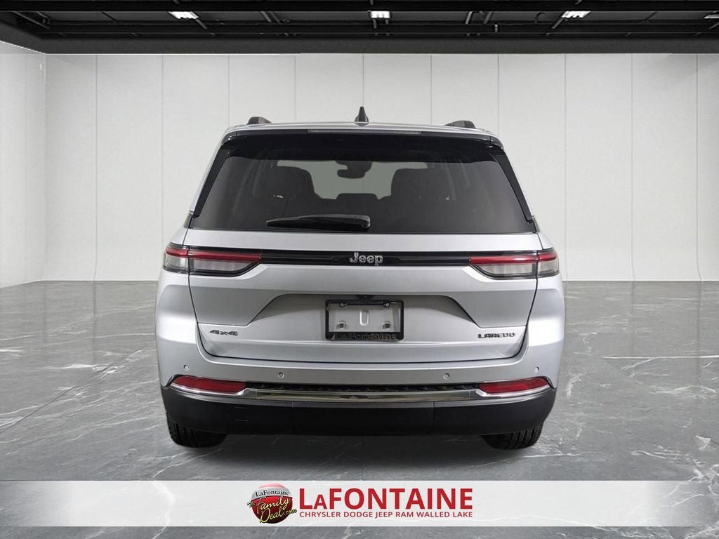 2023 Jeep Grand Cherokee Laredo 4x4