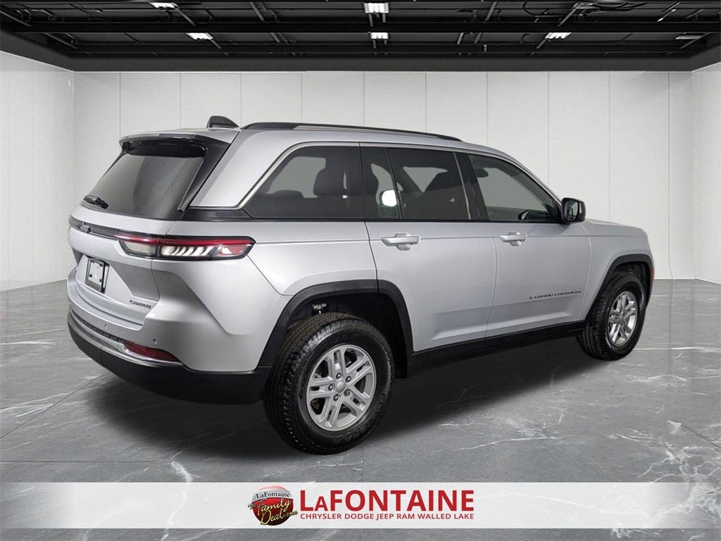 2023 Jeep Grand Cherokee Laredo 4x4