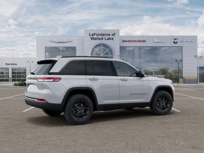 2026 Jeep Grand Cherokee Laredo Altitude