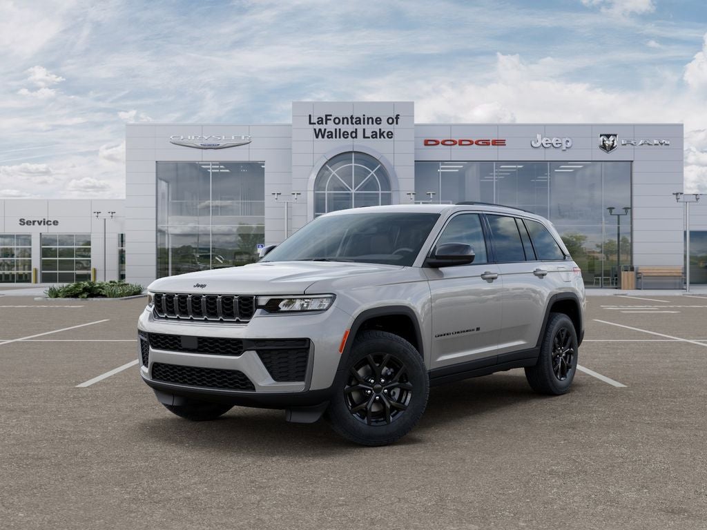 2026 Jeep Grand Cherokee Laredo Altitude