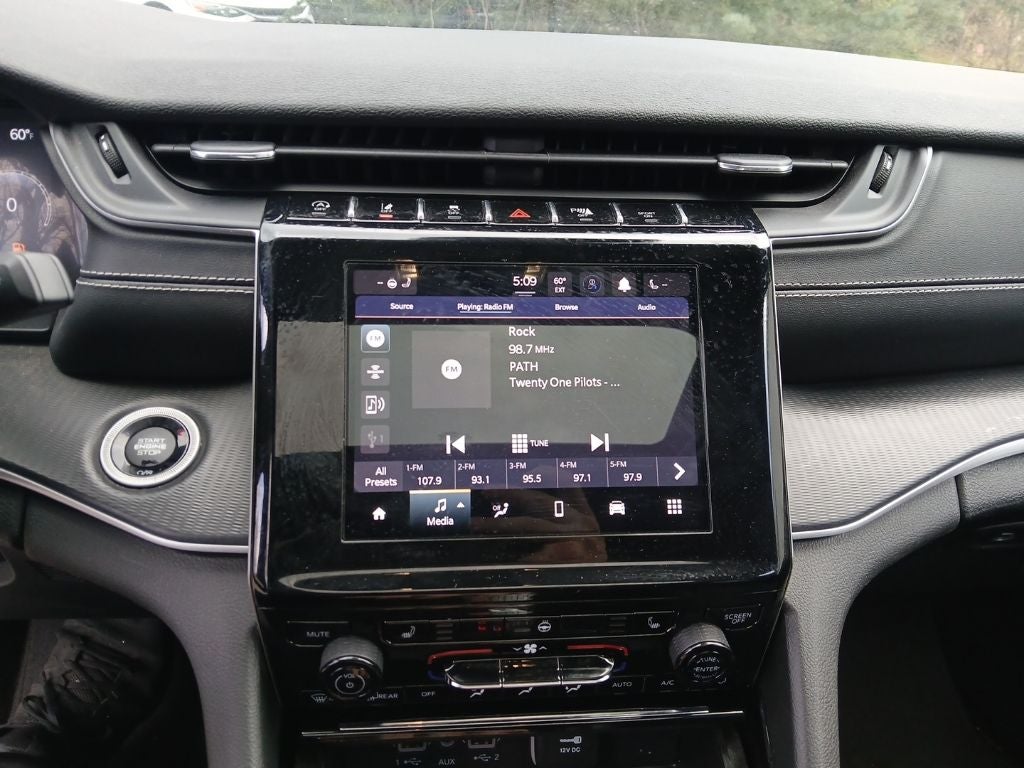 2023 Jeep Grand Cherokee L Altitude 4x4