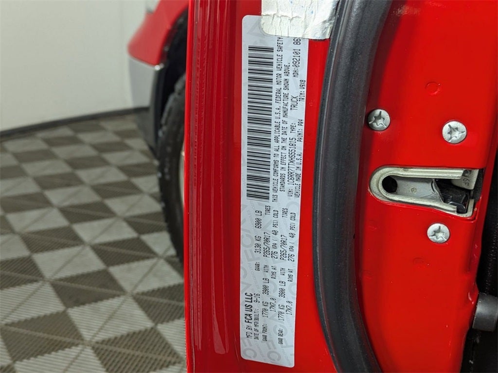 2017 RAM 1500 SLT Crew Cab 4x4 6'4' Box