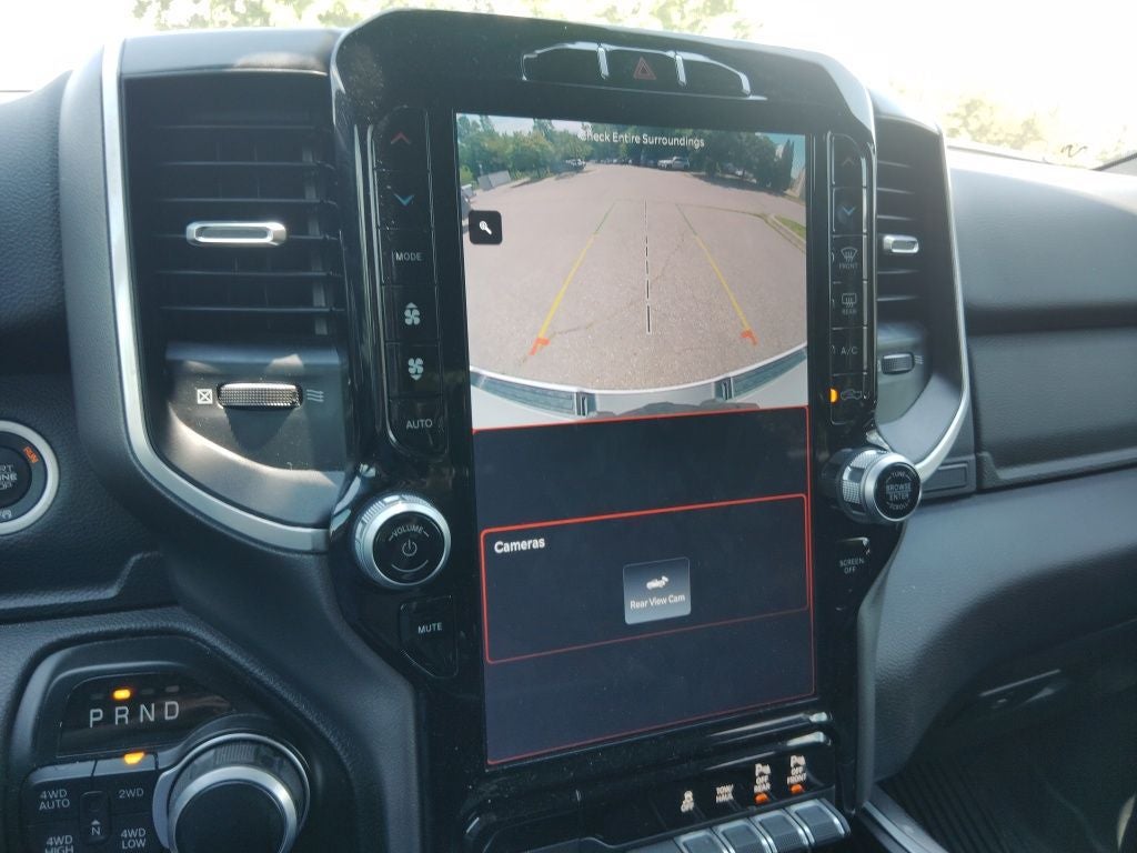 2023 RAM 1500 Big Horn Crew Cab 4x4 5'7' Box