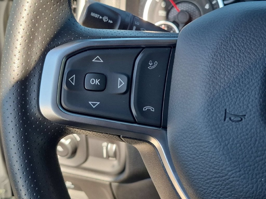 2027 RAM Ram 1500 RAM 1500 TRADESMAN QUAD CAB 4X4 6'4' BOX