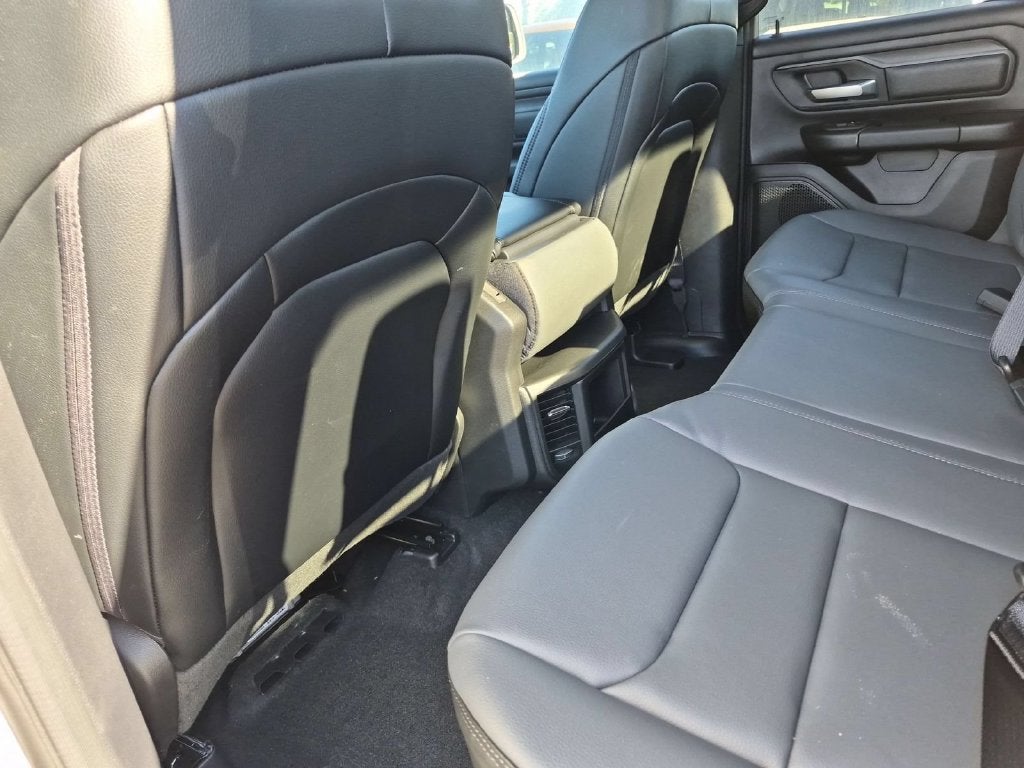 2027 RAM Ram 1500 RAM 1500 TRADESMAN QUAD CAB 4X4 6'4' BOX