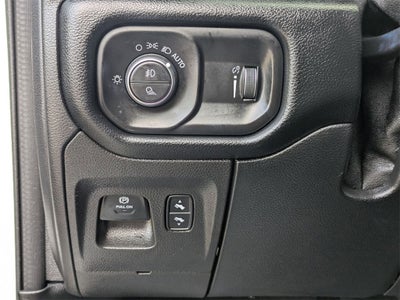 2020 RAM 1500 Big Horn Crew Cab 4x4 5'7' Box