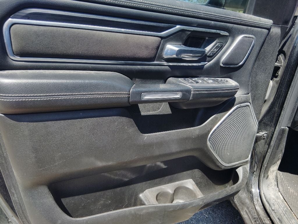 2023 RAM 1500 Laramie Crew Cab 4x4 5'7' Box