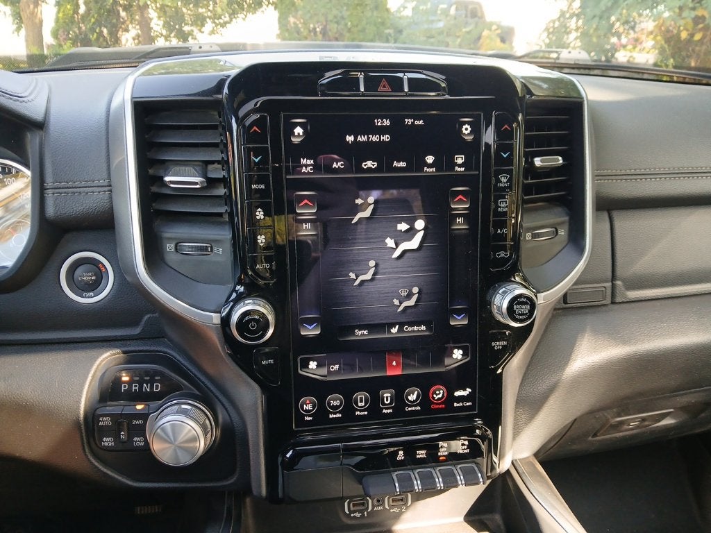 2020 RAM 1500 Laramie Crew Cab 4x4 5'7' Box