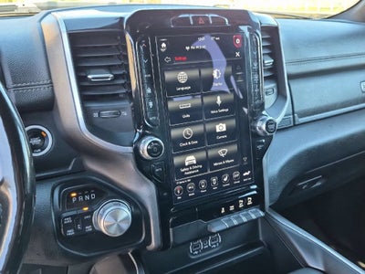 2020 RAM 1500 Laramie Crew Cab 4x4 5'7' Box