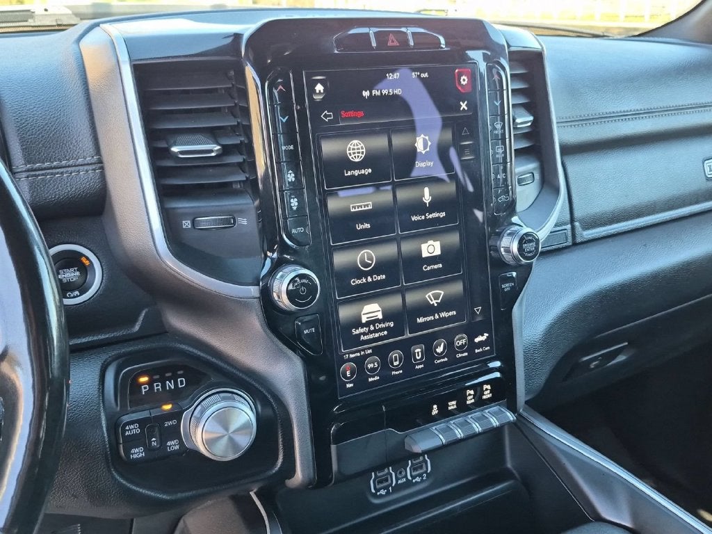 2020 RAM 1500 Laramie Crew Cab 4x4 5'7' Box