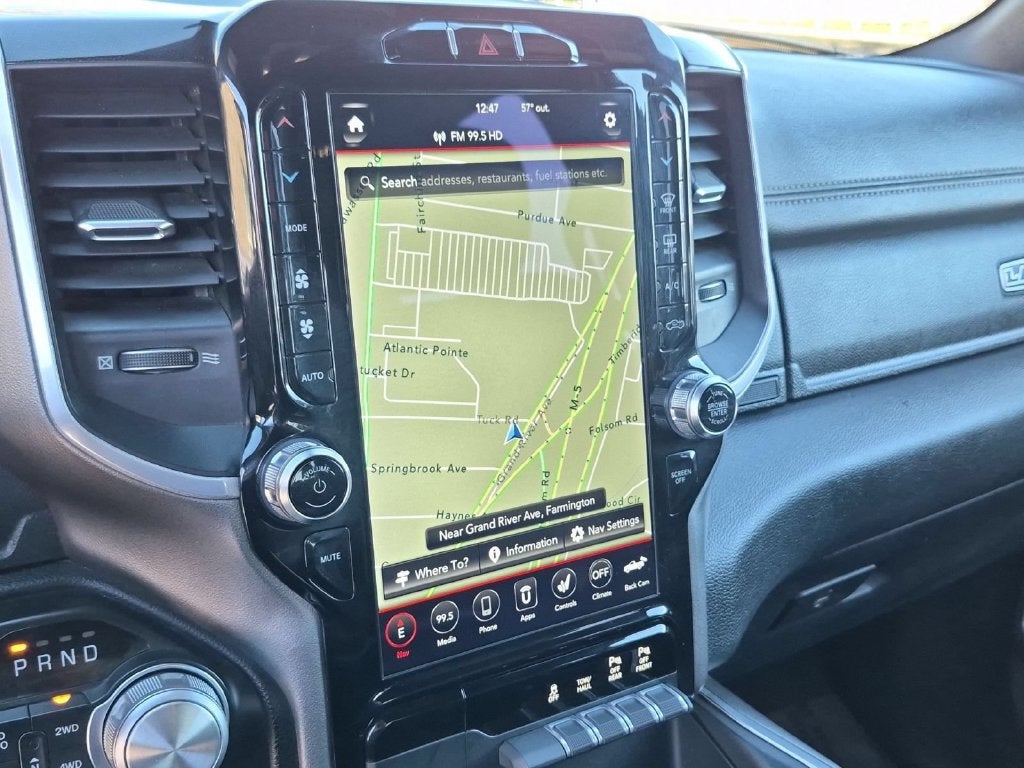 2020 RAM 1500 Laramie Crew Cab 4x4 5'7' Box