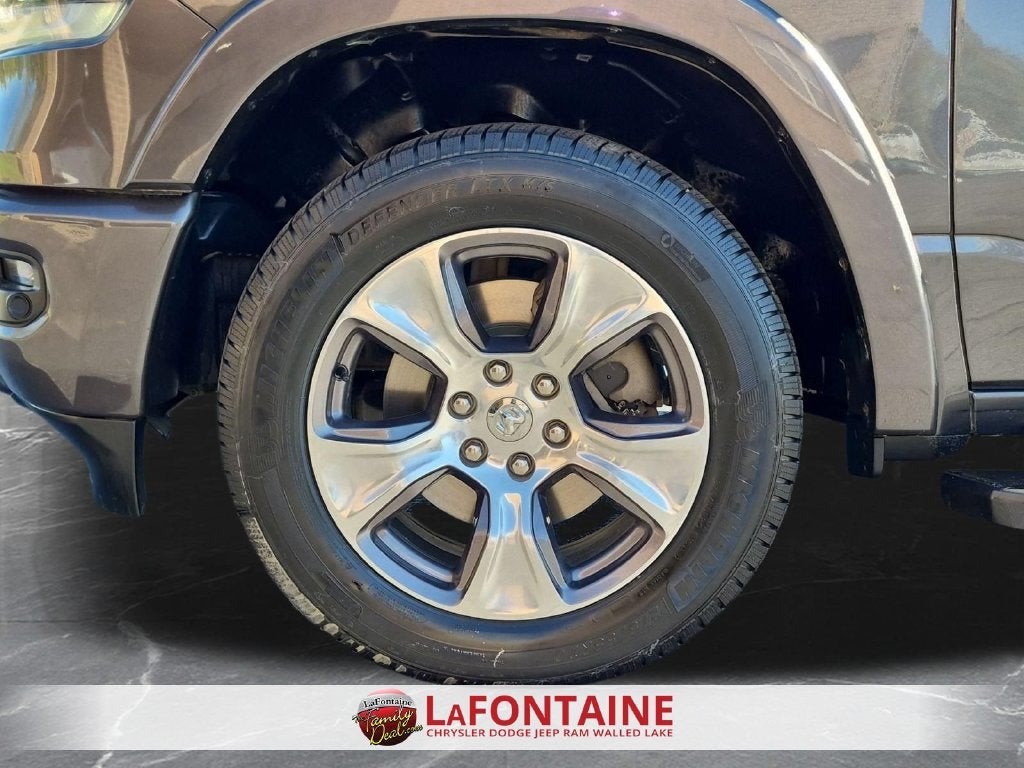 2020 RAM 1500 Laramie Crew Cab 4x4 5'7' Box