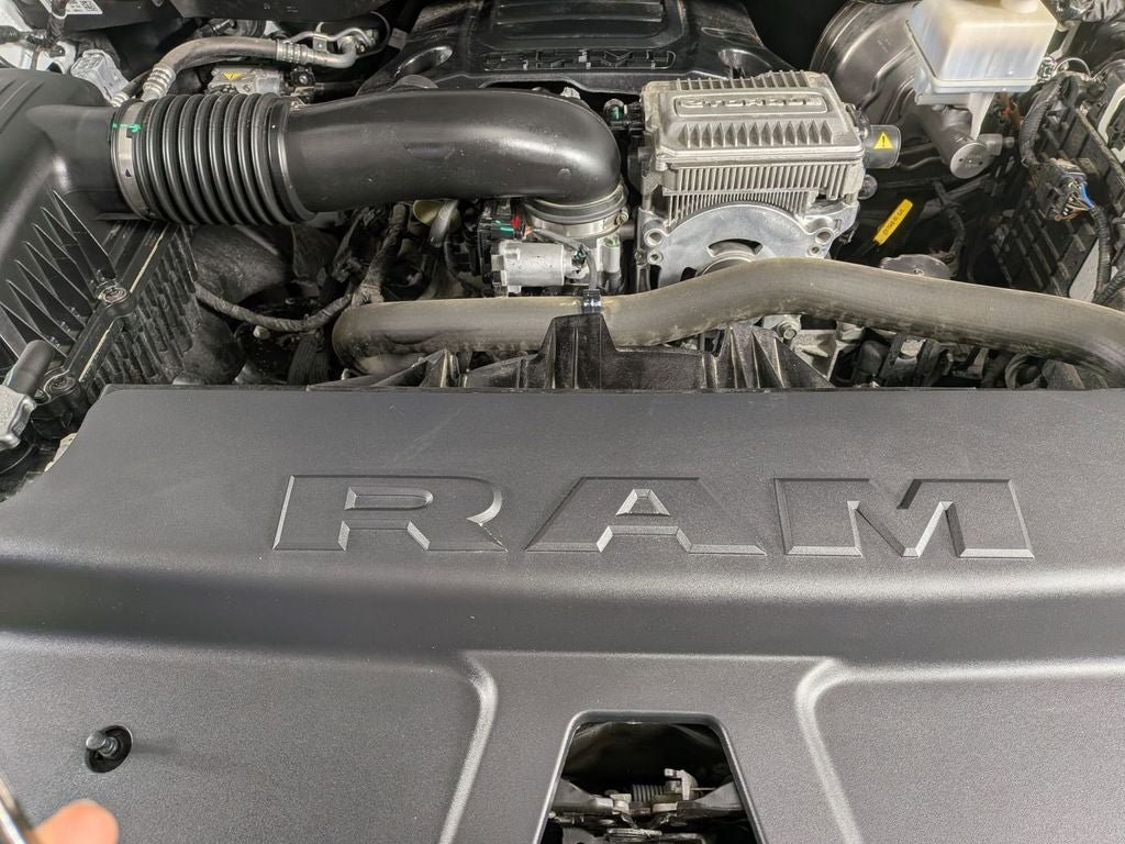 2023 RAM 1500 Laramie Crew Cab 4x4 5'7' Box