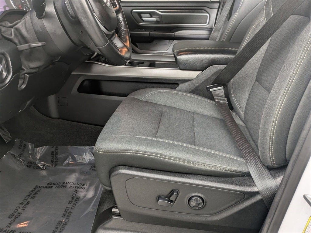 2020 RAM 1500 Big Horn Crew Cab 4x4 6'4' Box