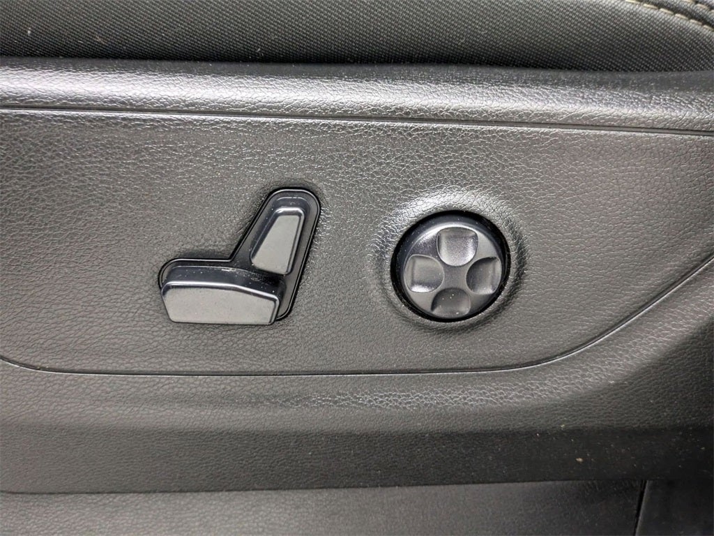 2020 RAM 1500 Big Horn Crew Cab 4x4 6'4' Box