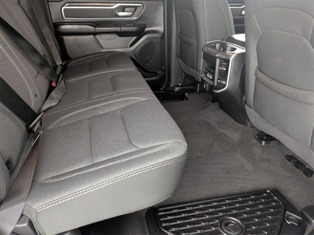 2020 RAM 1500 Big Horn Crew Cab 4x4 6'4' Box