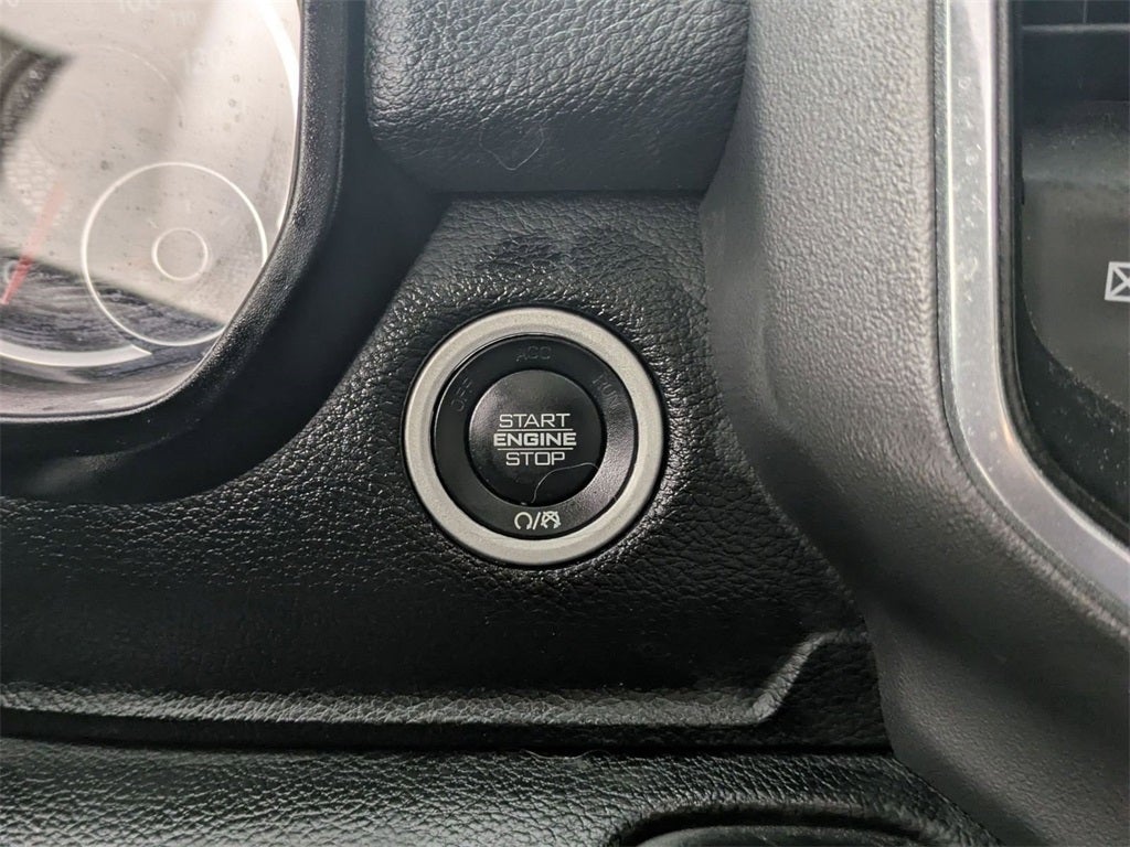 2021 RAM 1500 Laramie Crew Cab 4x4 6'4' Box