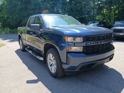 2020 Chevrolet Silverado 1500 4WD Double Cab Standard Bed Custom