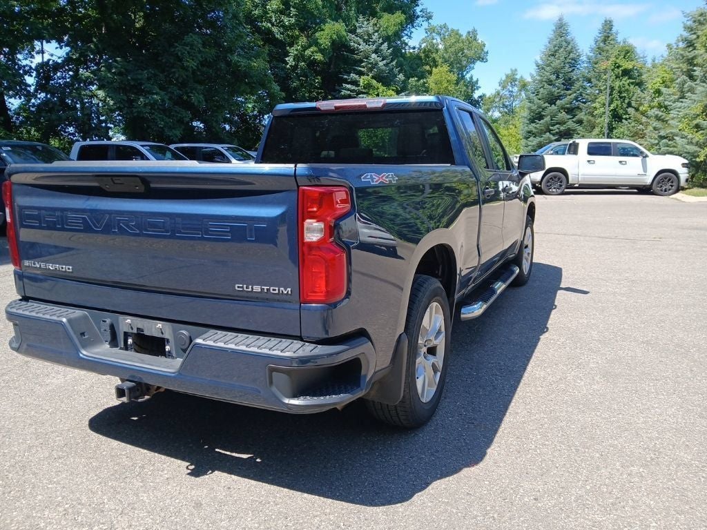 2020 Chevrolet Silverado 1500 4WD Double Cab Standard Bed Custom