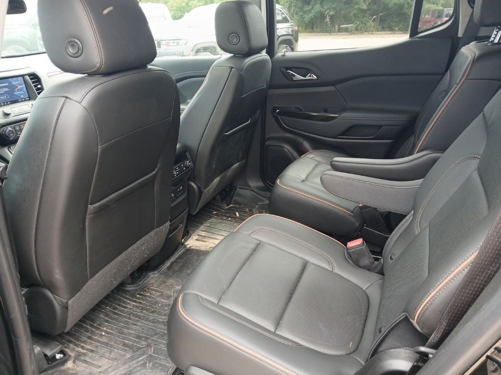 2023 GMC Acadia AWD AT4