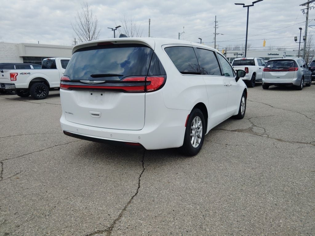 2024 Chrysler Pacifica Touring L
